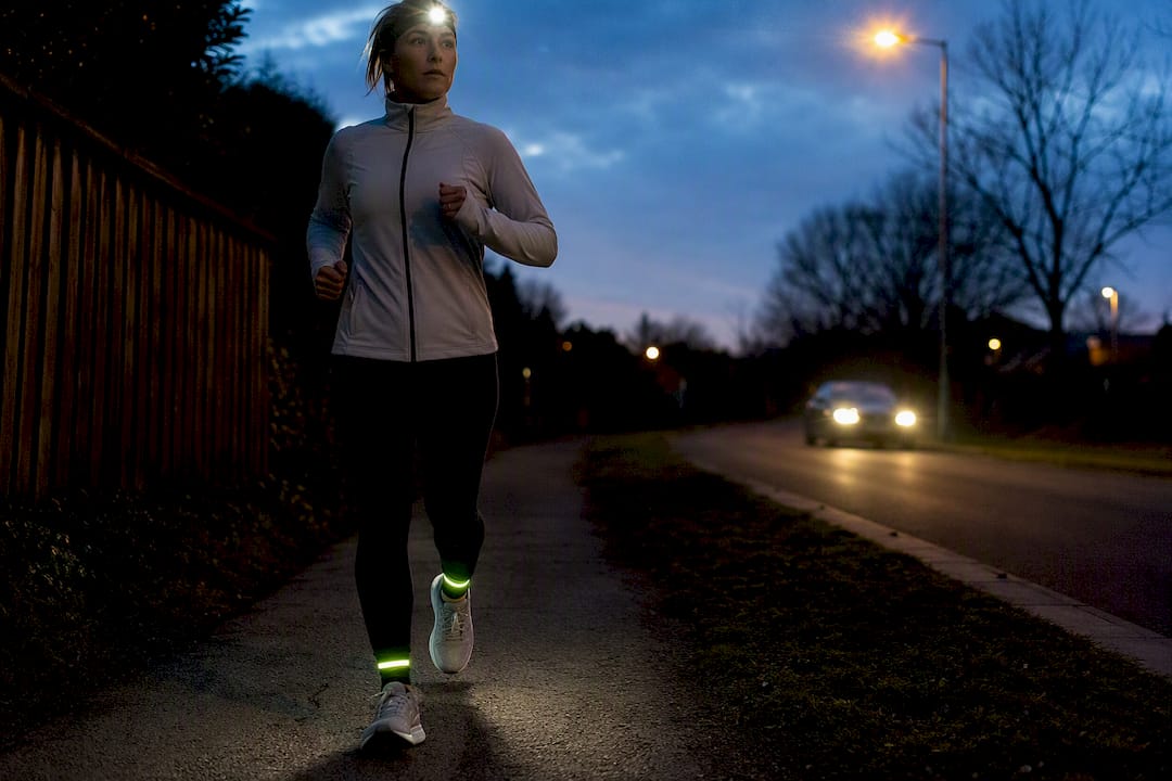 Runners: Four part night running visibility kit to put on at dusk - STRYQ